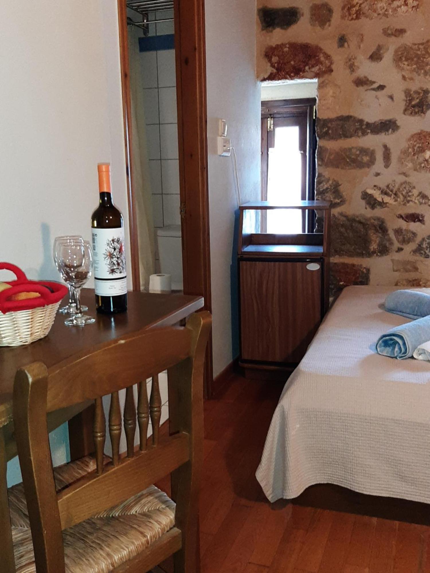 Hotel Pyrgoi Theodorakaki: O Yerolimin Pokój zdjęcie
